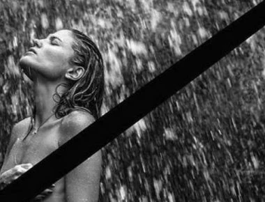 Η Μαίρη Συνατσάκη ολόγυμνη στο Instagram - Για τον φακό του αγαπημένου της